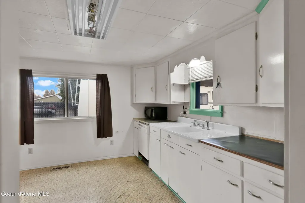 10264 N Government Way Hayden ID 83835