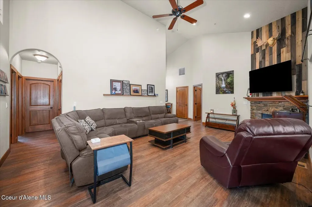 4529 E Diagonal Road Rathdrum ID 83858