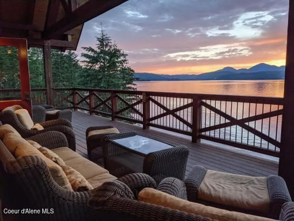 41 Lakeshore Drive Sagle ID 83860