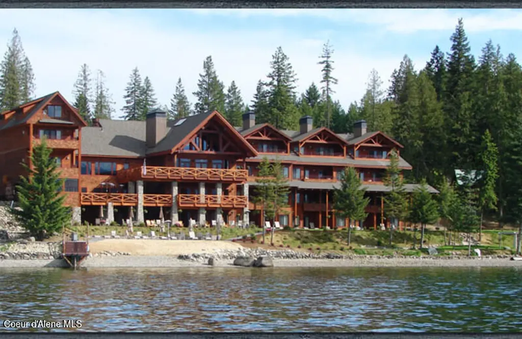 41 Lakeshore Drive Sagle ID 83860
