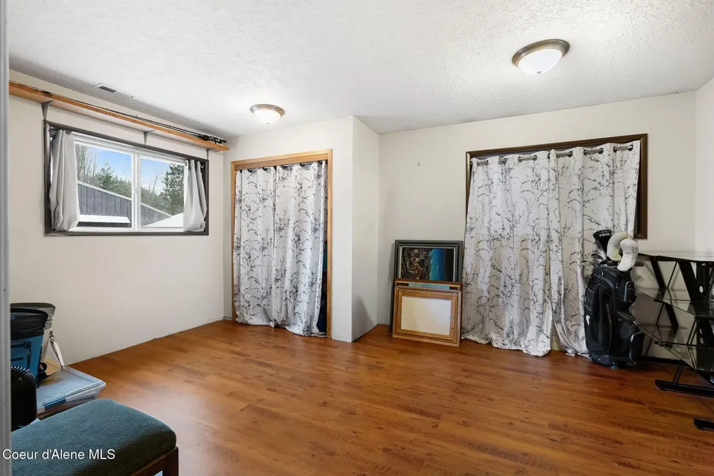 966 N Kootenai Road Sandpoint ID 83864