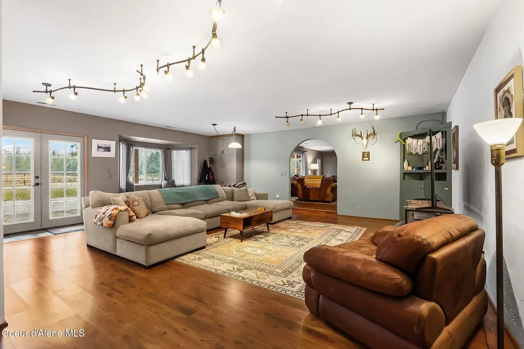 966 N Kootenai Road Sandpoint ID 83864