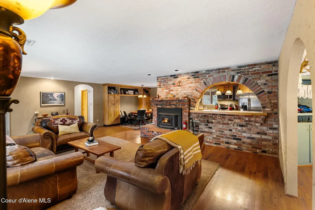 966 N Kootenai Road Sandpoint ID 83864