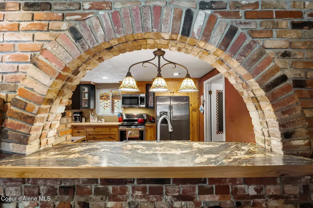 966 N Kootenai Road Sandpoint ID 83864