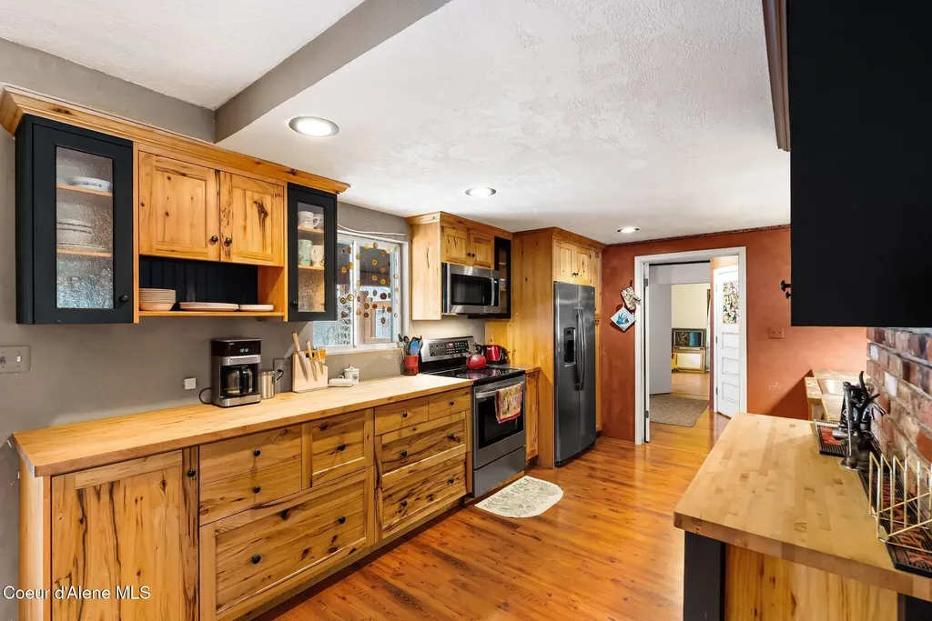 966 N Kootenai Road Sandpoint ID 83864