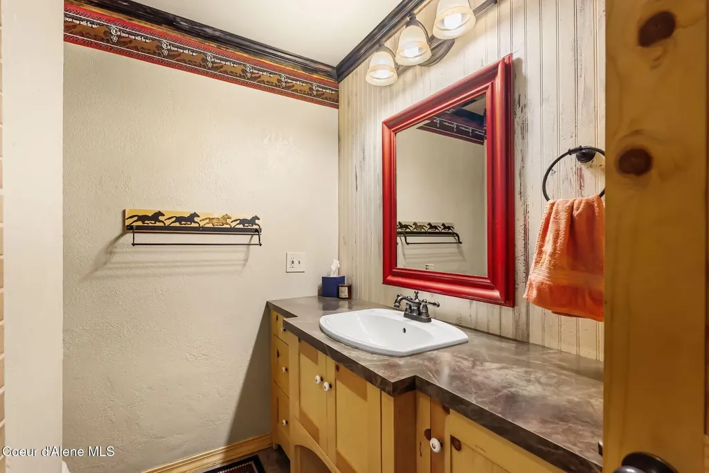 966 N Kootenai Road Sandpoint ID 83864