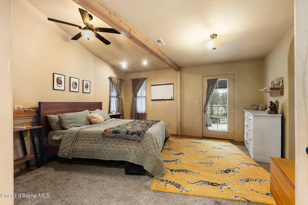 966 N Kootenai Road Sandpoint ID 83864