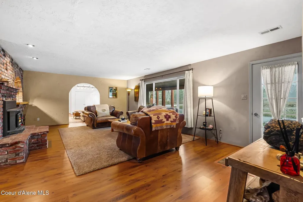 966 N Kootenai Road Sandpoint ID 83864