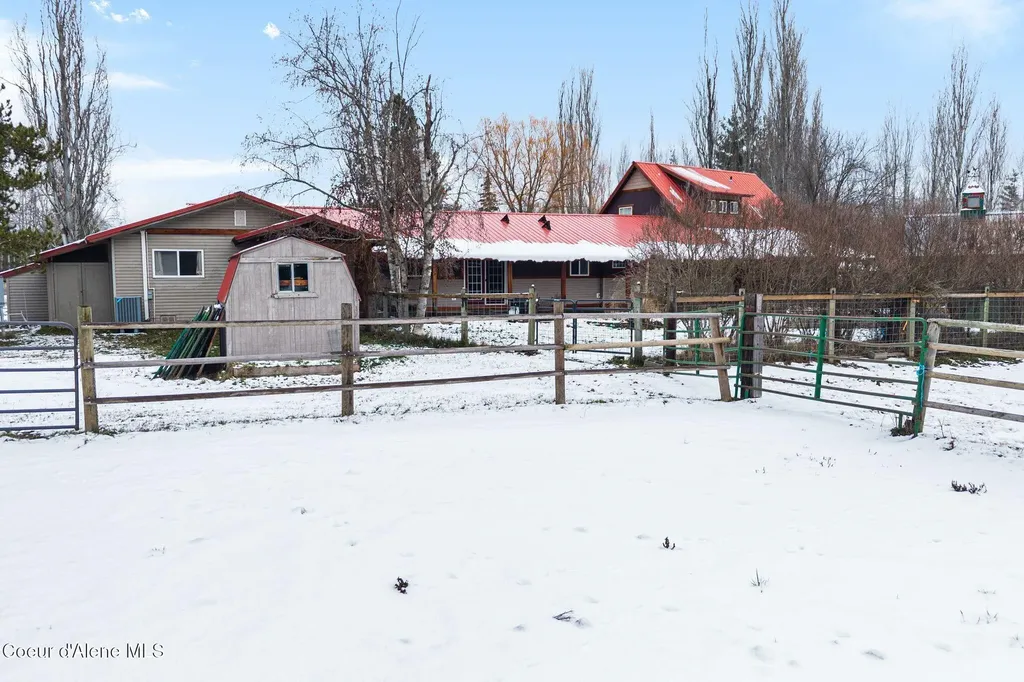 966 N Kootenai Road Sandpoint ID 83864