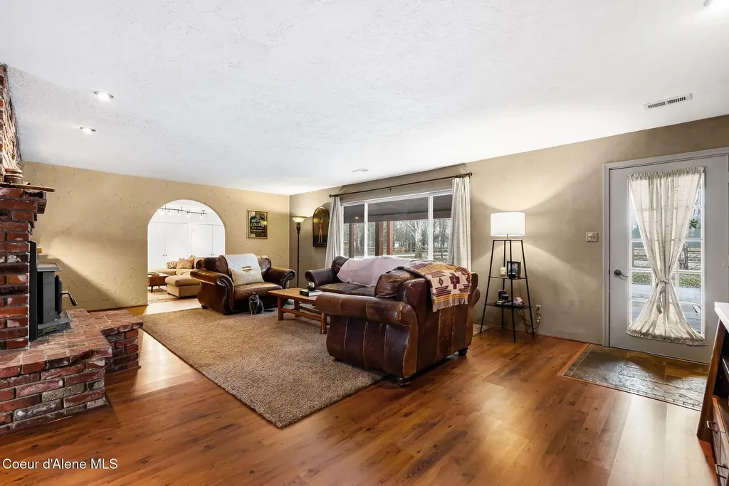 966 N Kootenai Road Sandpoint ID 83864