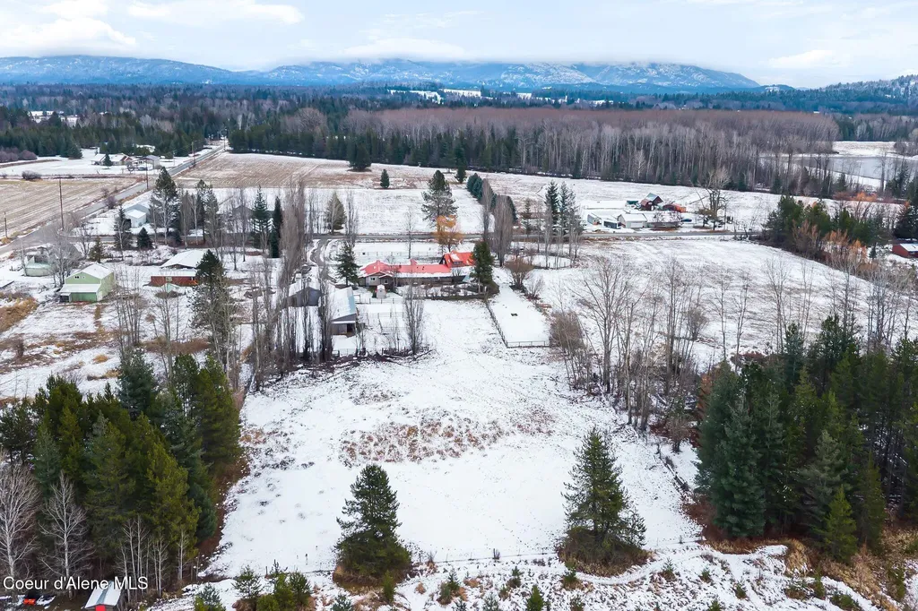 966 N Kootenai Road Sandpoint ID 83864