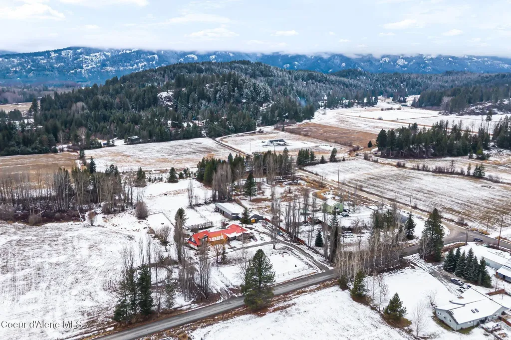 966 N Kootenai Road Sandpoint ID 83864