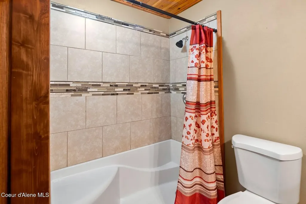 7001 E Chattaroy Road Chattaroy WA 99003