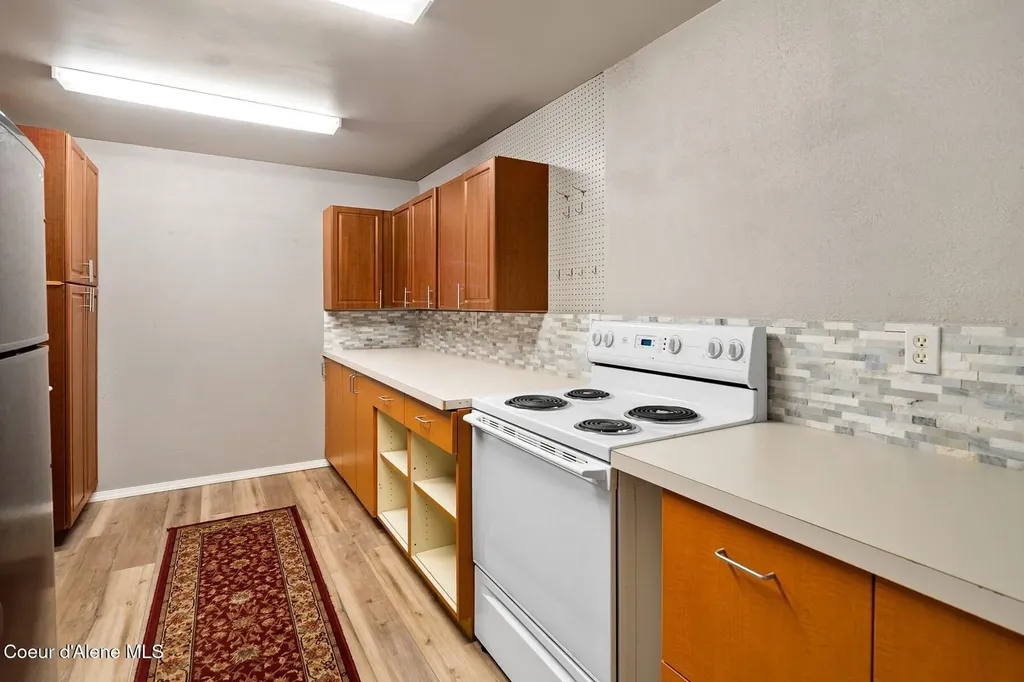 7001 E Chattaroy Road Chattaroy WA 99003