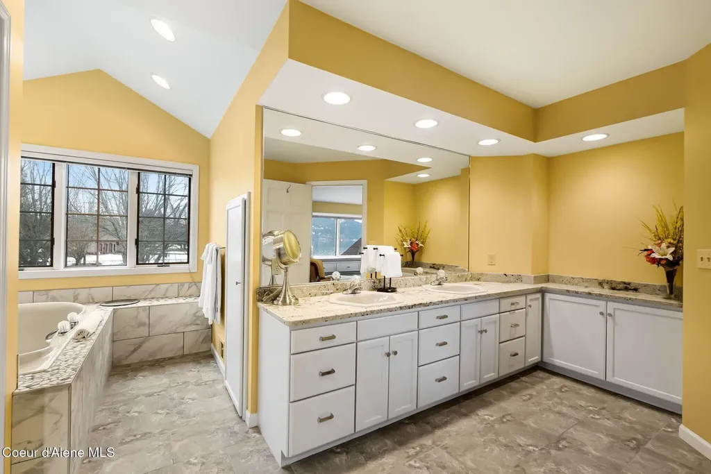 540 Ponder Point Drive Sandpoint ID 83864