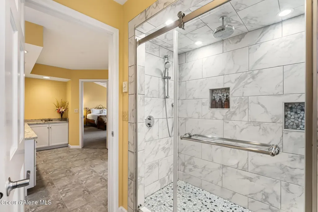 540 Ponder Point Drive Sandpoint ID 83864