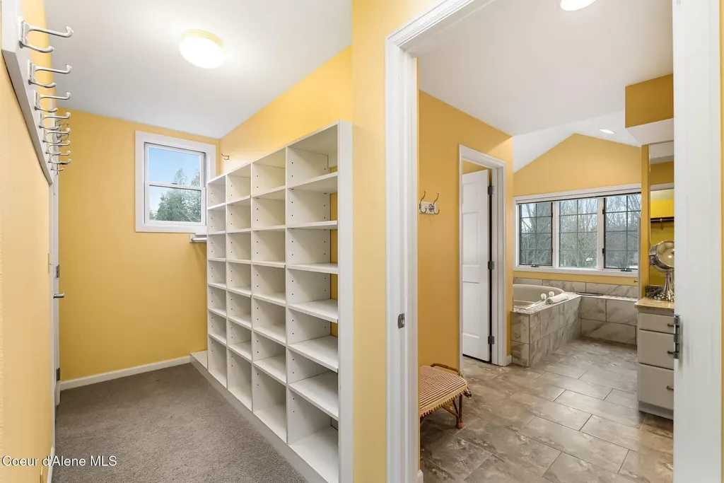 540 Ponder Point Drive Sandpoint ID 83864