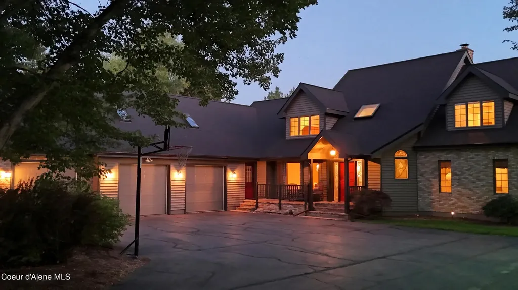 540 Ponder Pt Drive Sandpoint ID 83864