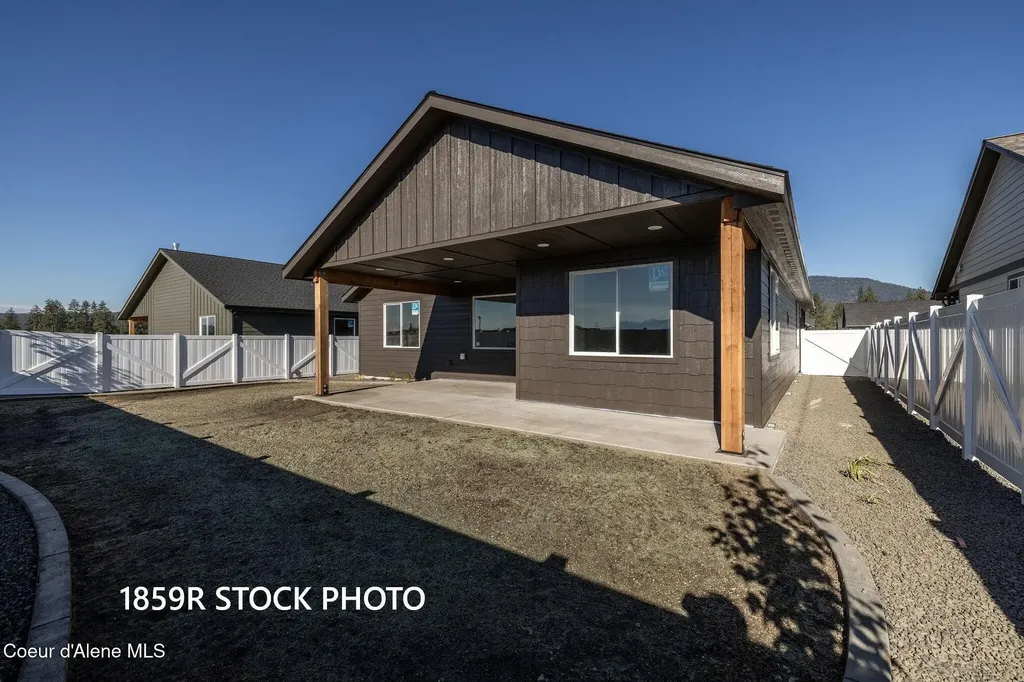 9127 W Swather Avenue Rathdrum ID 83858
