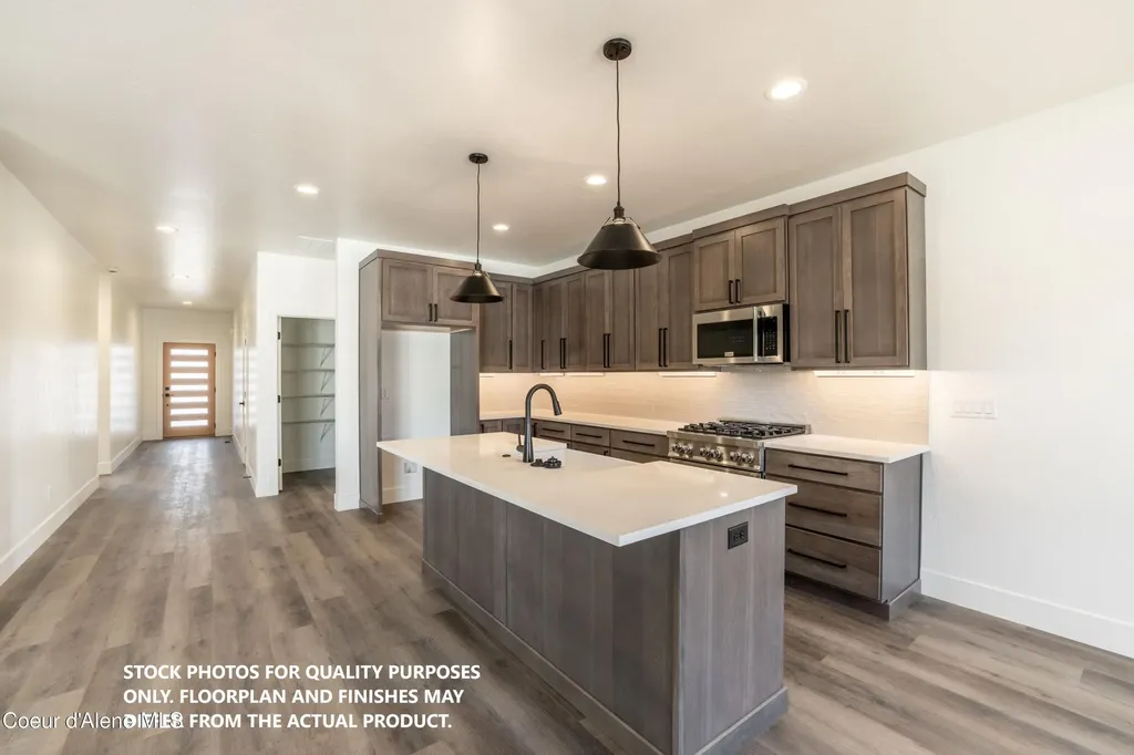 9127 W Swather Avenue Rathdrum ID 83858