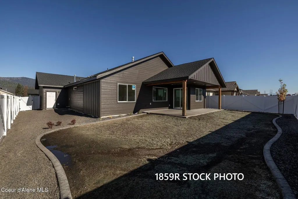 9127 W Swather Avenue Rathdrum ID 83858