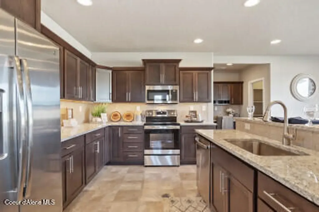 13467 N Loveland Way Hayden ID 83835