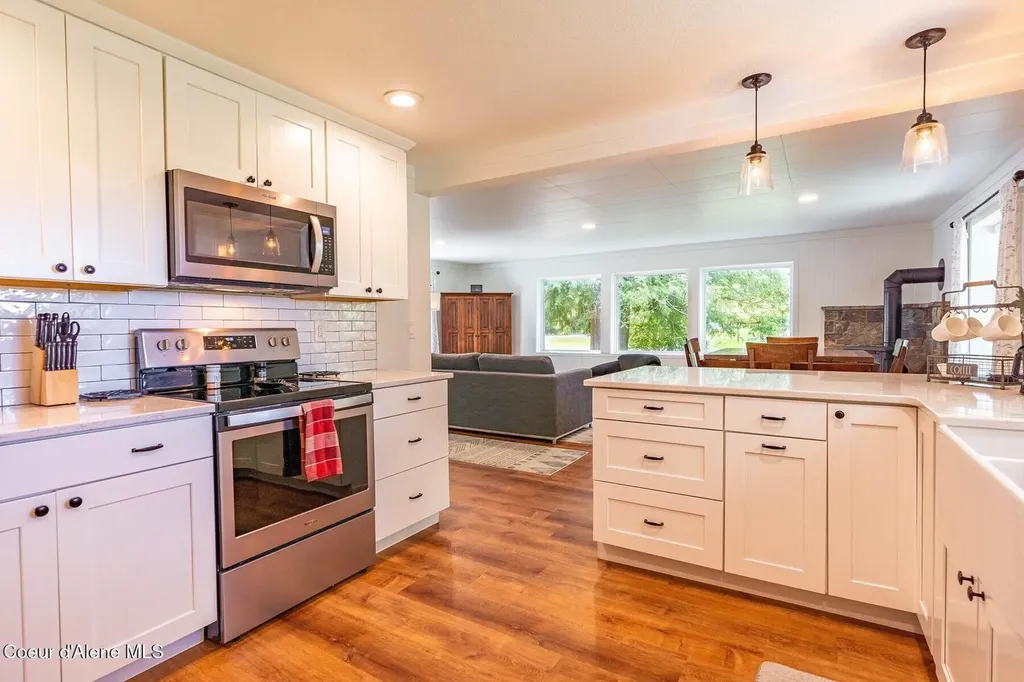 1041 Bottle Bay Road Sagle ID 83860