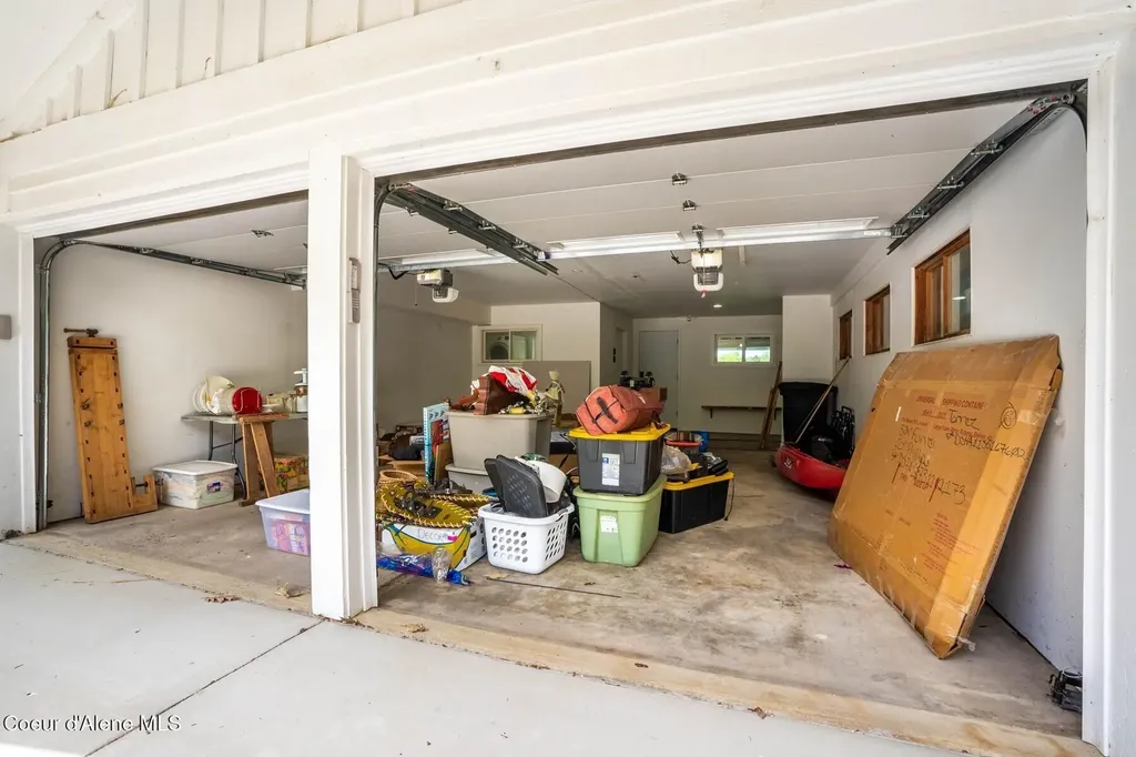1041 Bottle Bay Road Sagle ID 83860