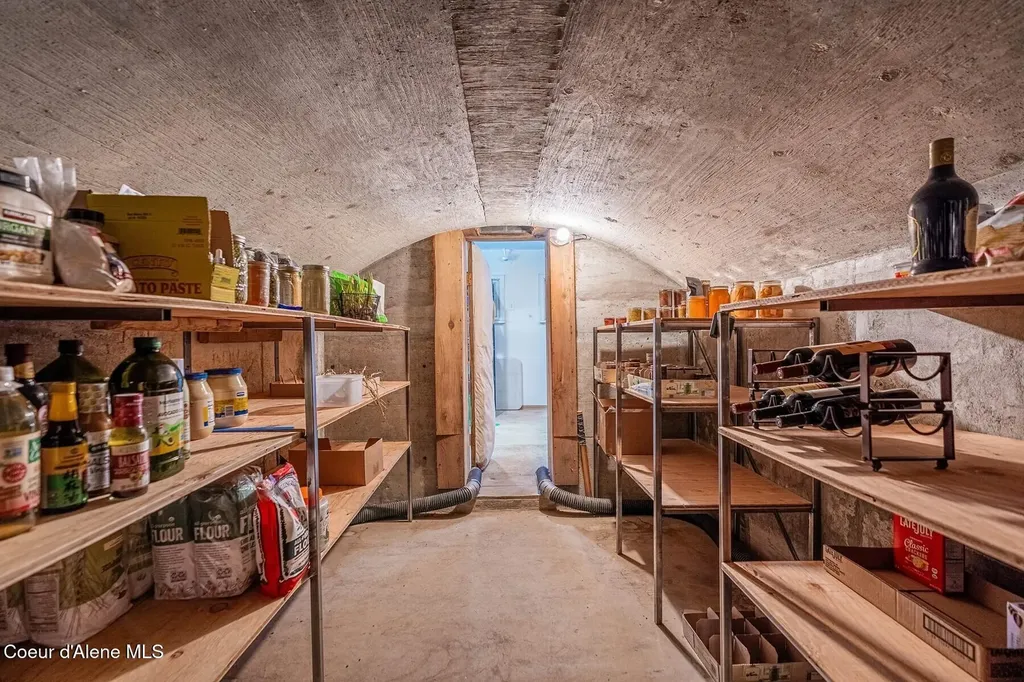 1041 Bottle Bay Road Sagle ID 83860