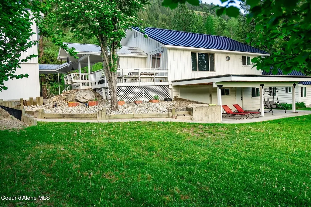 1041 Bottle Bay Road Sagle ID 83860