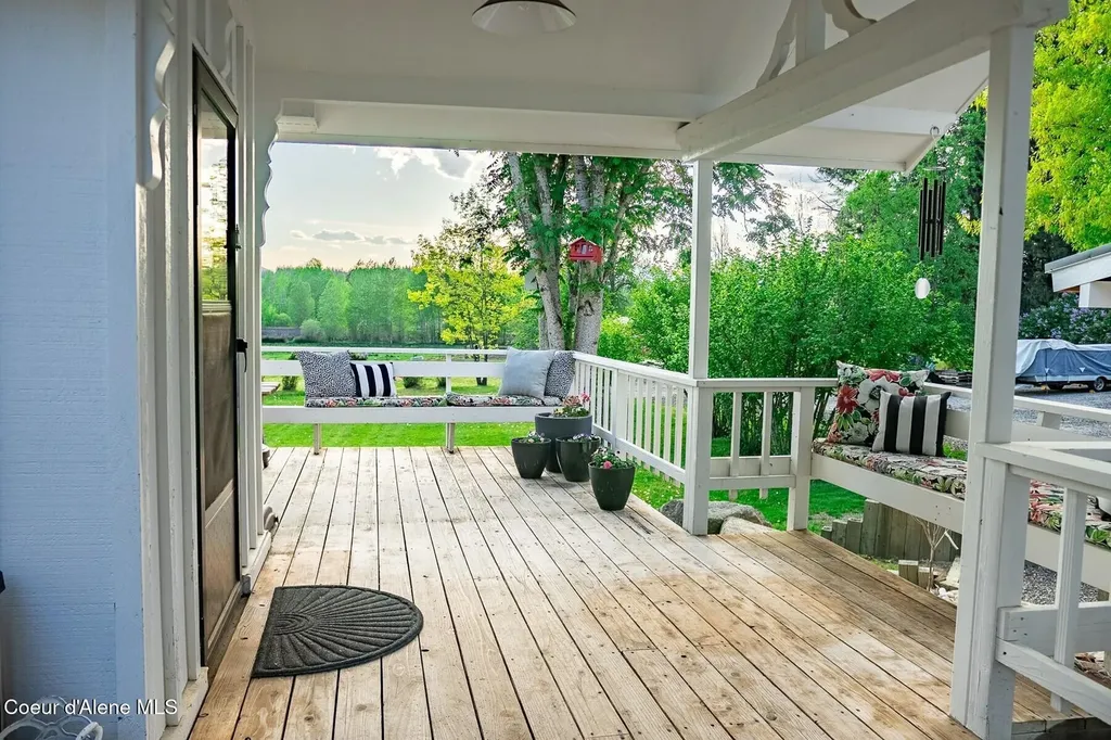 1041 Bottle Bay Road Sagle ID 83860