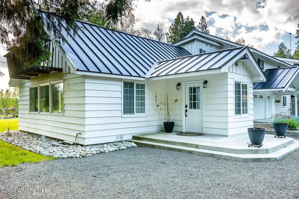 1041 Bottle Bay Road Sagle ID 83860