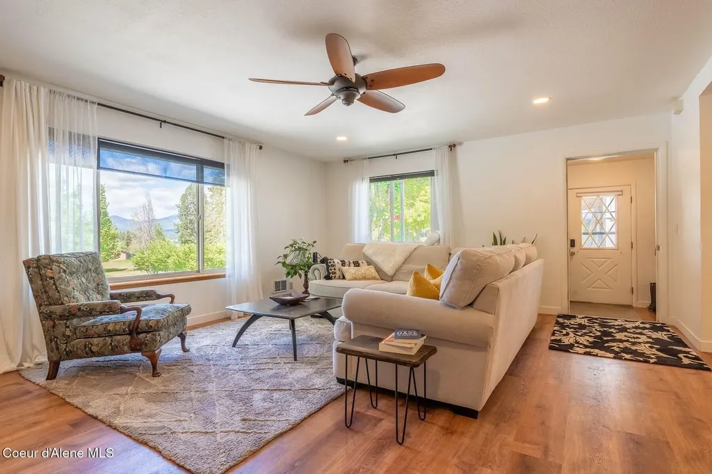 1041 Bottle Bay Road Sagle ID 83860