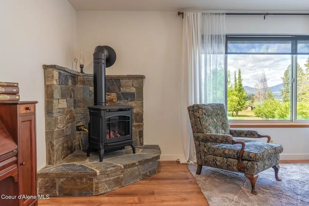 1041 Bottle Bay Road Sagle ID 83860