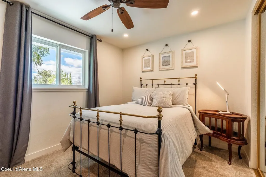 1041 Bottle Bay Road Sagle ID 83860