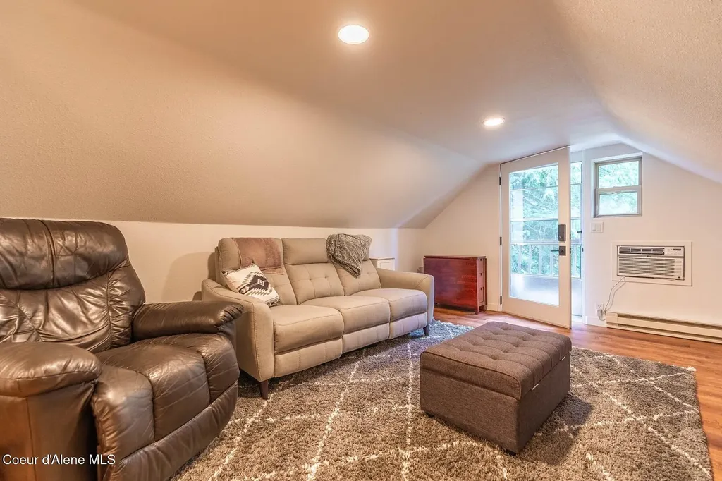 1041 Bottle Bay Road Sagle ID 83860