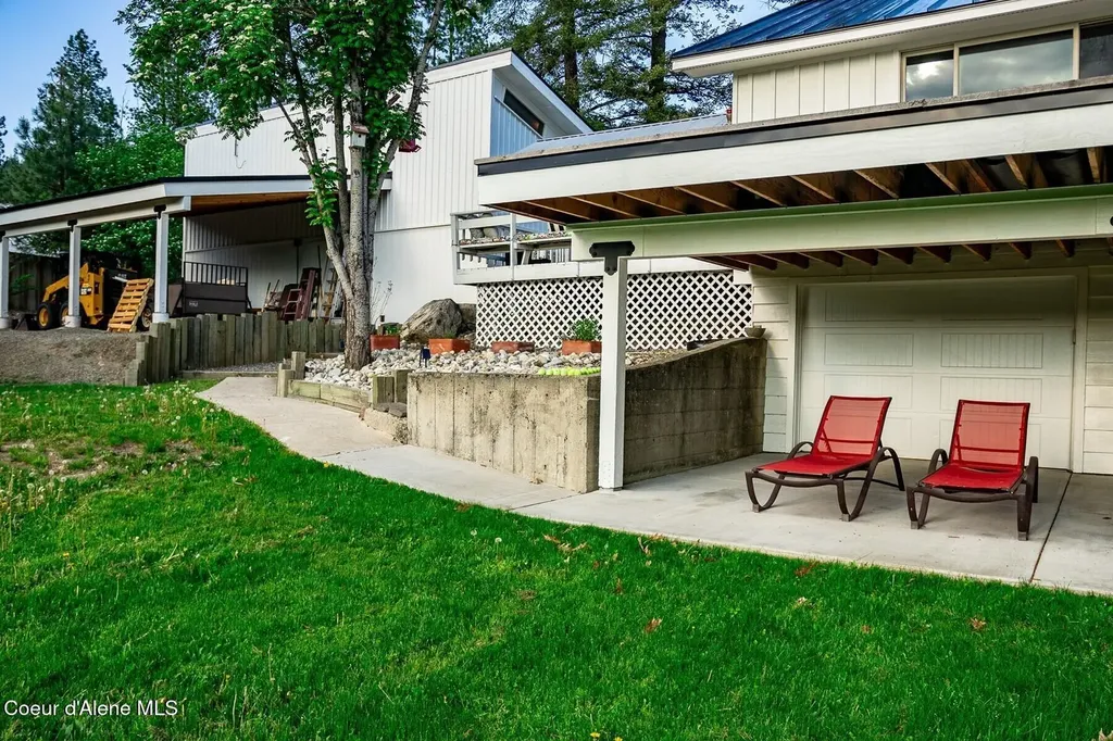 1041 Bottle Bay Road Sagle ID 83860