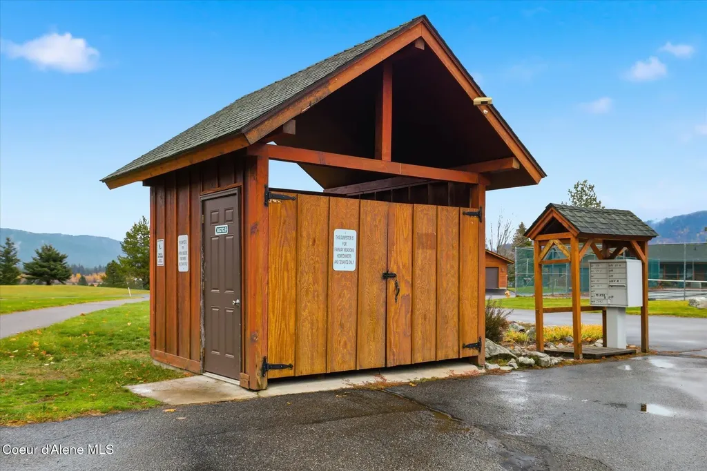 35 Fairway Drive Blanchard ID 83804