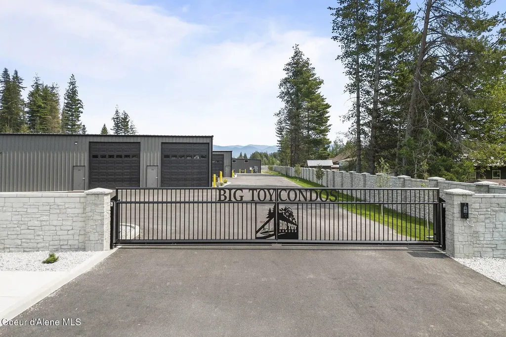 4002 N Boyer Road Unit 303 Sandpoint ID 83864