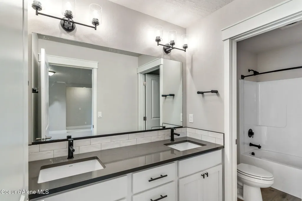 9192 Bedwell Street Rathdrum ID 83858
