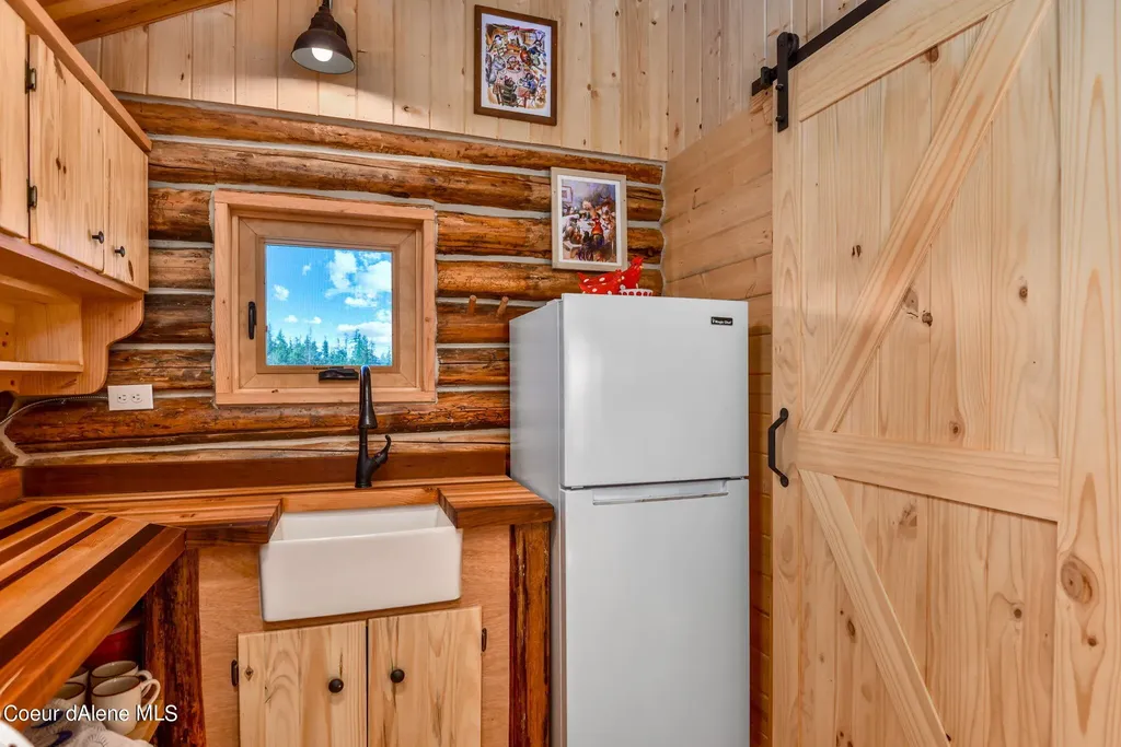 5939 E Burma Road Harrison ID 83833