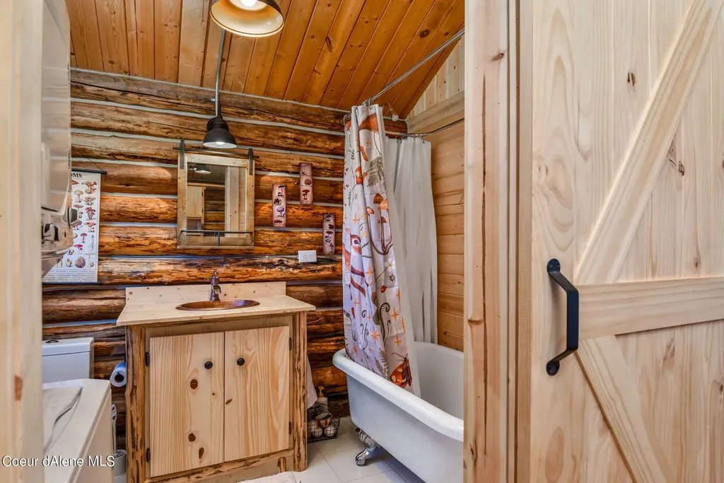 5939 E Burma Road Harrison ID 83833