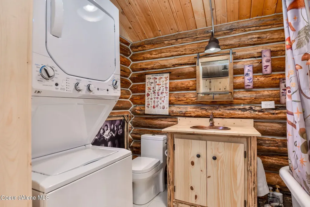5939 E Burma Road Harrison ID 83833