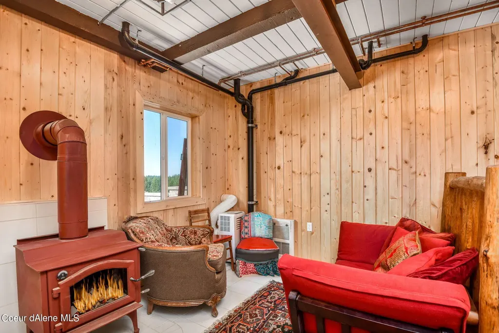 5939 E Burma Road Harrison ID 83833