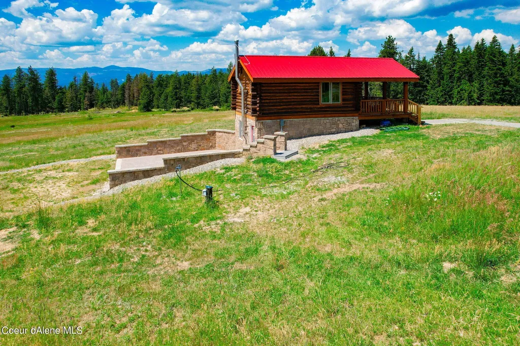5939 E Burma Road Harrison ID 83833