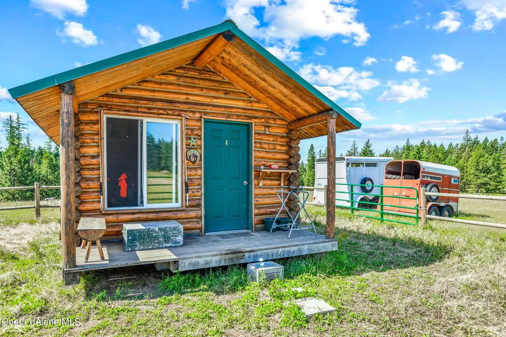 5939 E Burma Road Harrison ID 83833