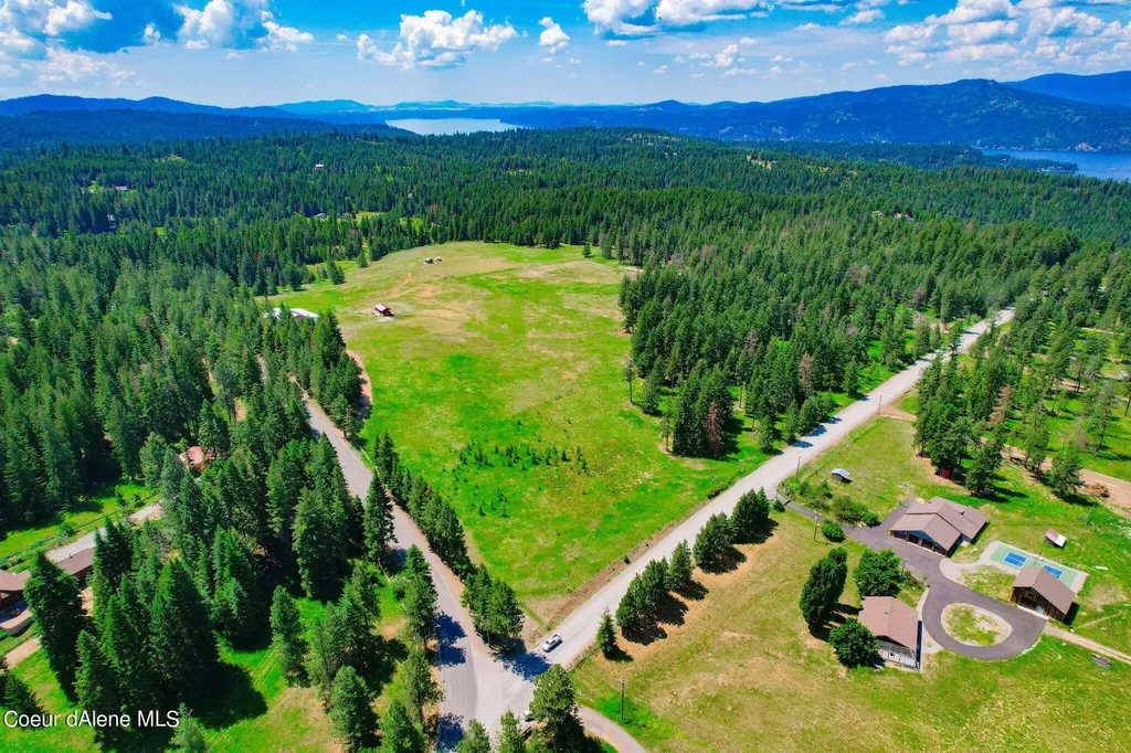 5939 E Burma Road Harrison ID 83833
