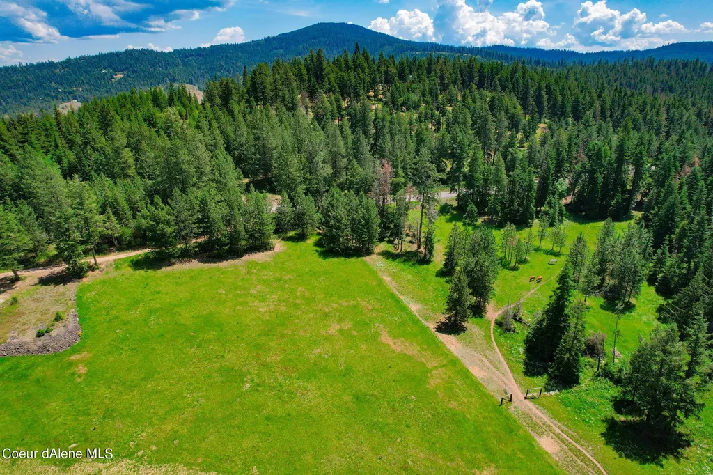 5939 E Burma Road Harrison ID 83833
