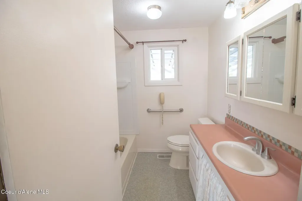 640 Renlow Road Plummer ID 83851