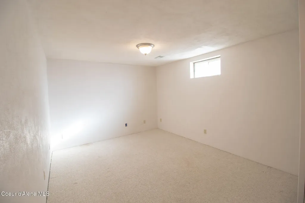 640 Renlow Road Plummer ID 83851